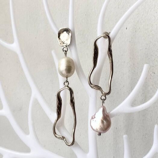 Серебряные серьги с натуральным барочным жемчугом