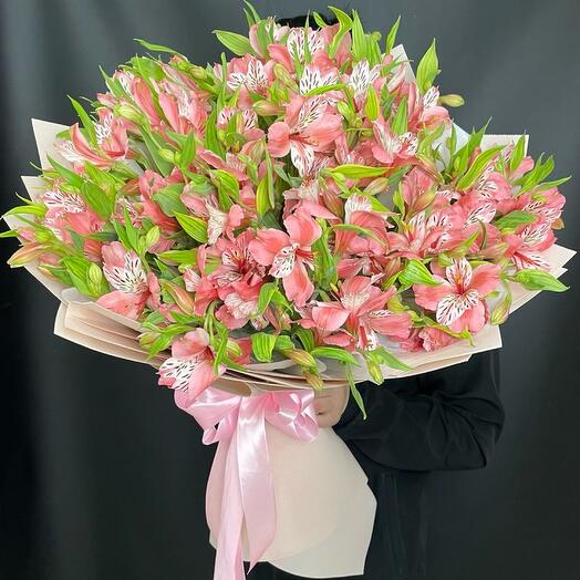 Букет альстромерии