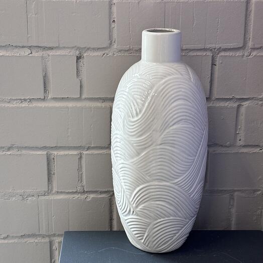 Ваза белая с красивым узором