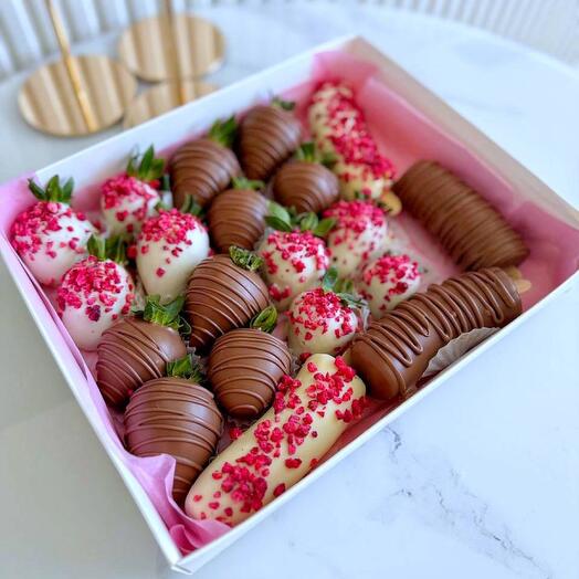 Клубника и бананы в шоколаде 1