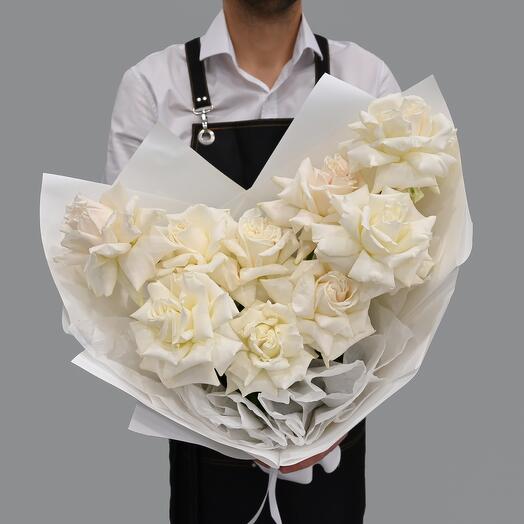 Ramo de 9 rosas francesas blancas