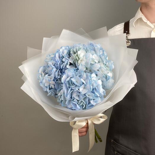 Монобукет из 3 голубых гортензий