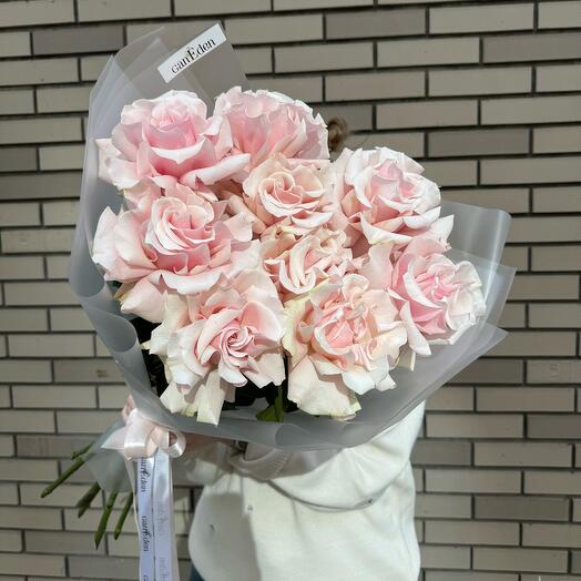 Bouquet of delicate pink roses
