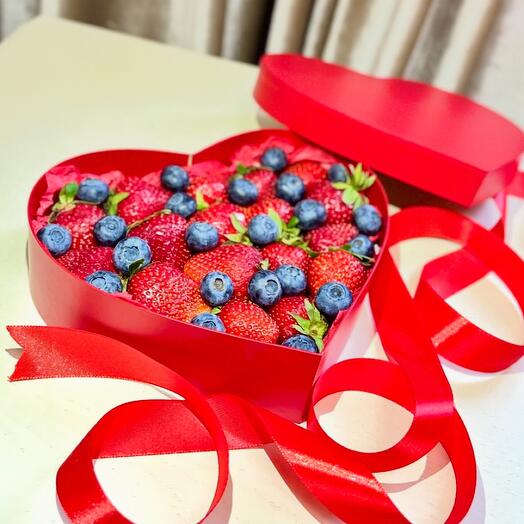 Клубника и голубика 🫐🍓подарочный бокс из ягод