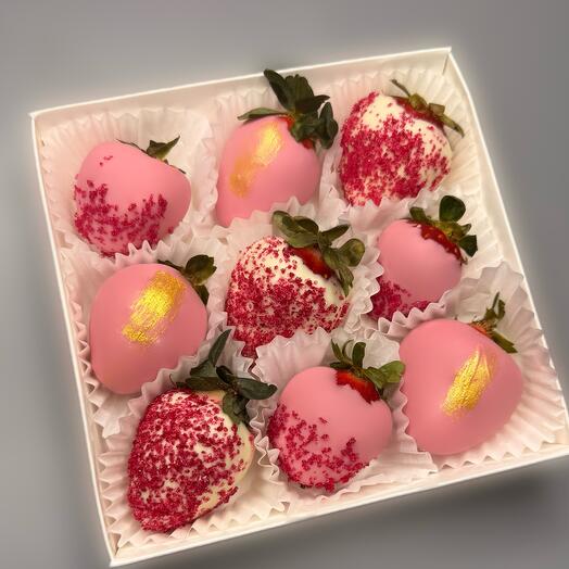 Клубника в шоколаде 9шт розовая