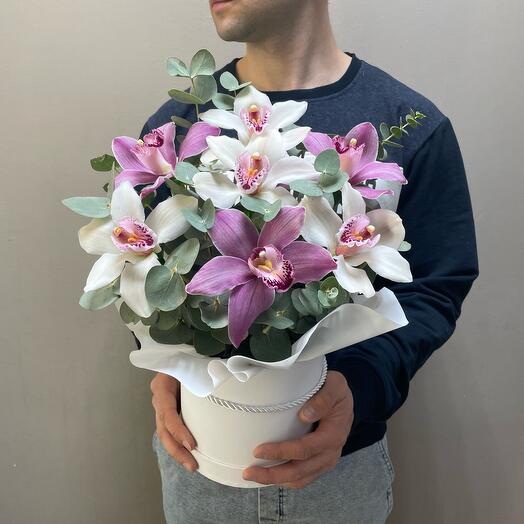 Композиция с орхидеей цимбидиум