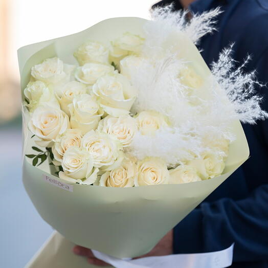 21 White Roses Bouquet