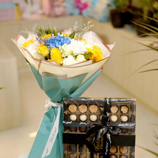 Elegant Bouquet with Belgium chocolate box