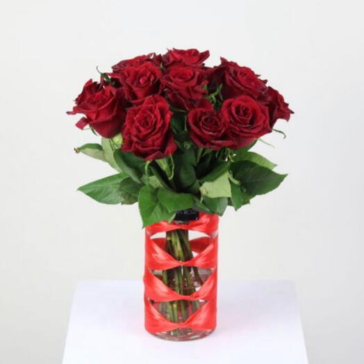 Red roses in a vase