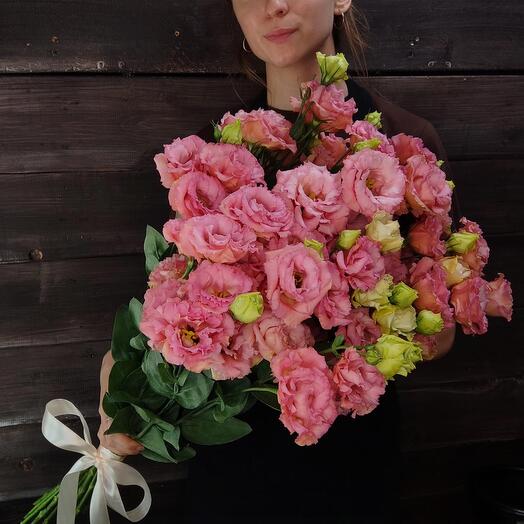 Розовая эустома