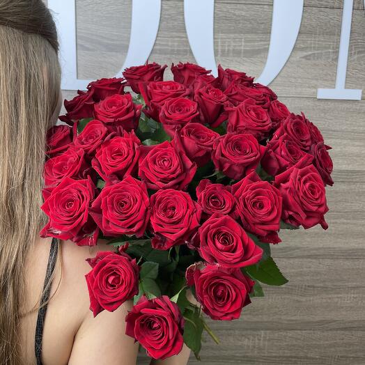 Ramo de 35 rosas rojas de 60 cm