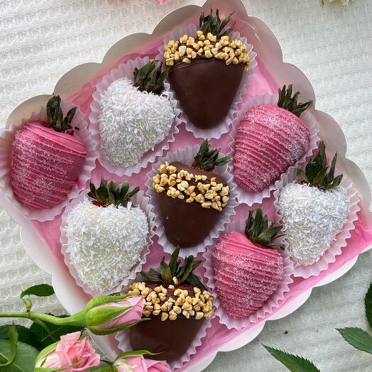 Клубника 9шт