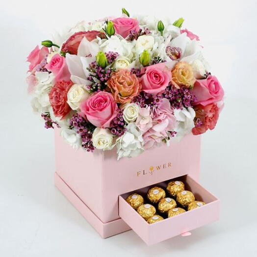 HYDRANGIA  MIX ROSES   CHOLITE 9 PCS IN A BOX