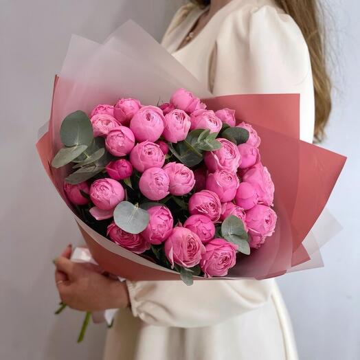 Кустовые розы пионовидные Сильва Пинк с эвкалиптом