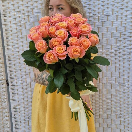 Роза Мисс Пигги 25шт (кремовая, персиковая, розовая роза 25шт)