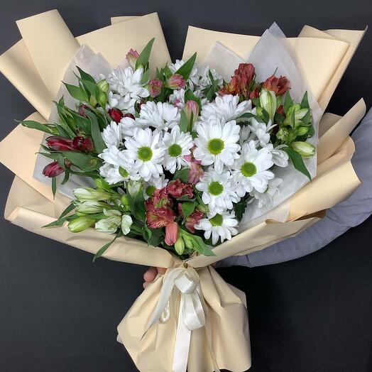 Авторский букет с альстромерией и ромашкой для мамы моей🥰