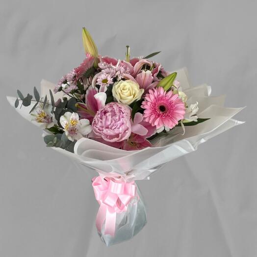 Mixed pinkery bouquet