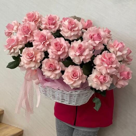 Корзина с цветами жералдин