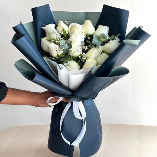 15 White Rose Bouquet