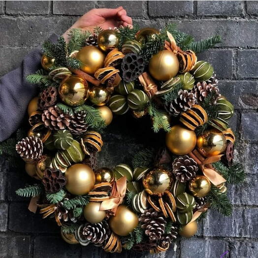 Festive Christmas Wreath Fresh Pine Scented Dried Fuits 35cm