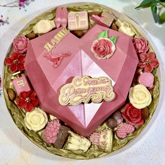 Шоколадная пиньята с конфетами в подарок девушке