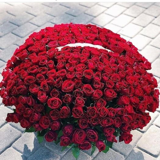 Basket with red roses