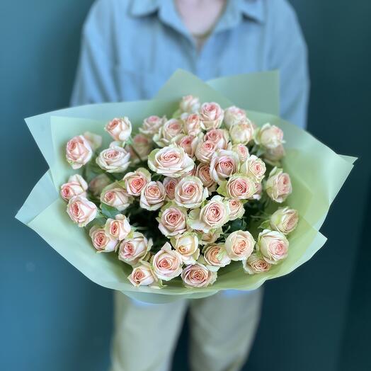 Bouquet of 9 bush roses in Korean film