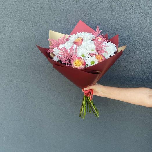 Bouquet of chrysanthemums and roses