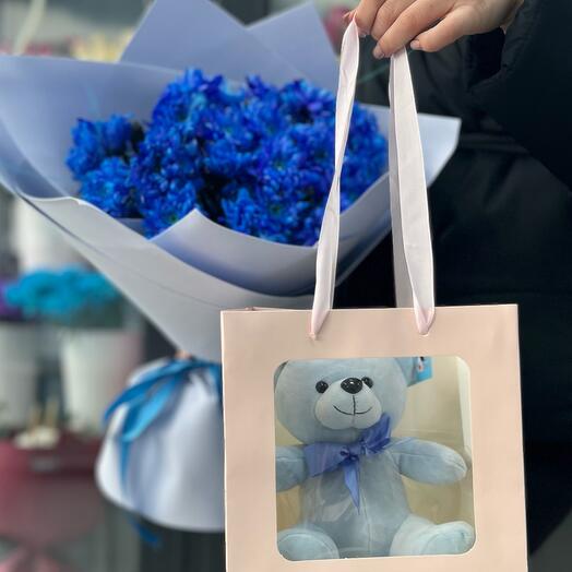 Букет и голубой мишка 💙
