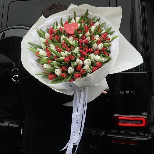 151 tulips bouquet