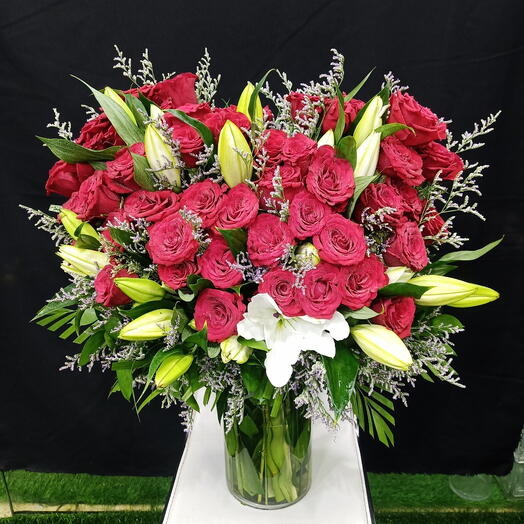 Luxurious flowers arrangement