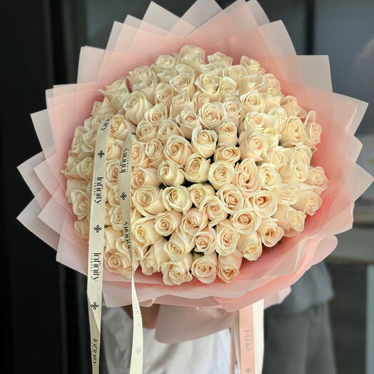 100 white roses