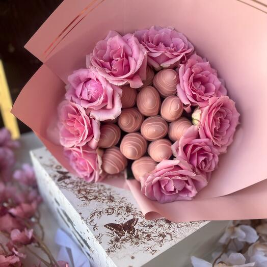 Клубника в шоколаде с розами