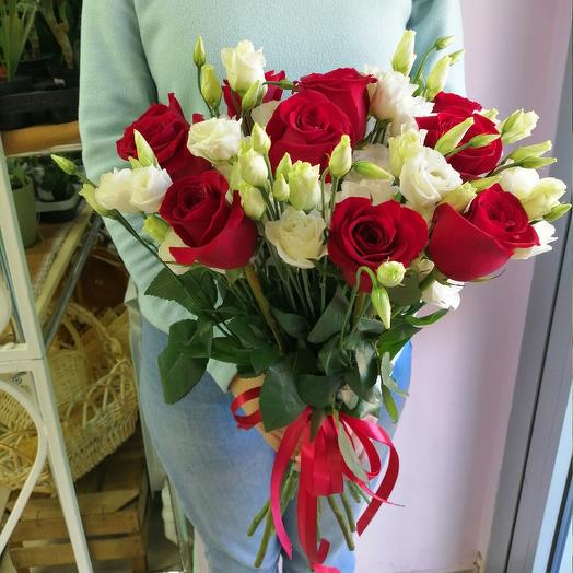 Bouquet of red roses and eustom