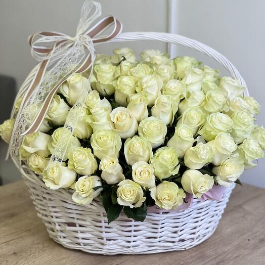 Корзина Аваланж из 101 белых роз
