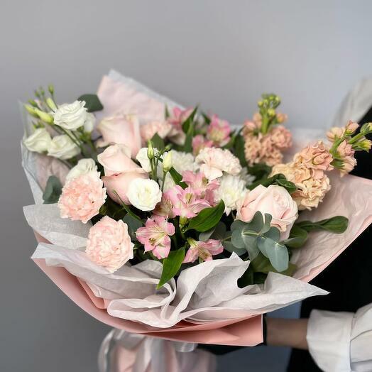 Florist s Special Bouquet with Matthiola and Dianthus