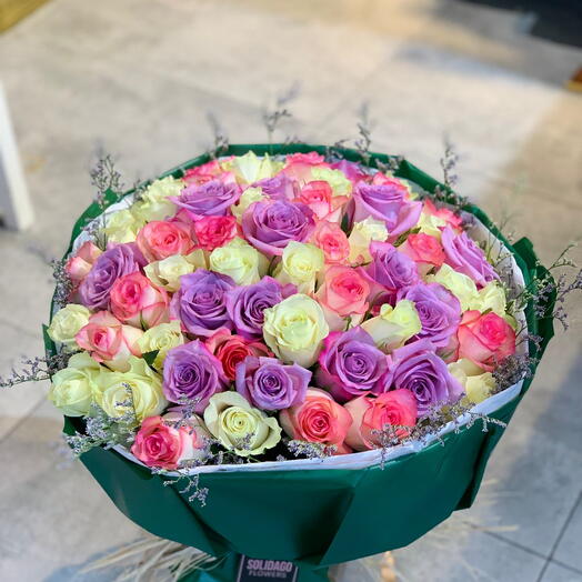 MULTI COLORS ROSES  IN A BQT