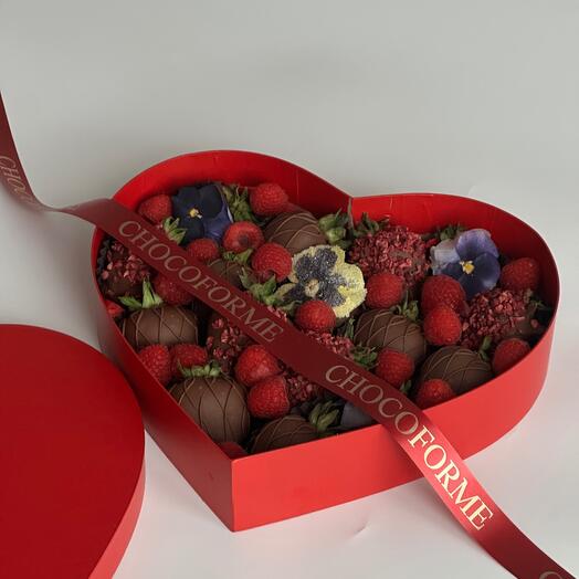 Клубника в шоколаде СЕРДЦЕ love