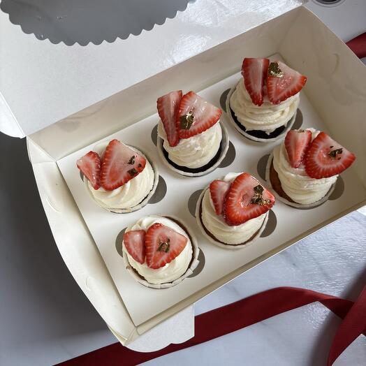 Набор капкейков из 6 штук на день рождения , чаепитие