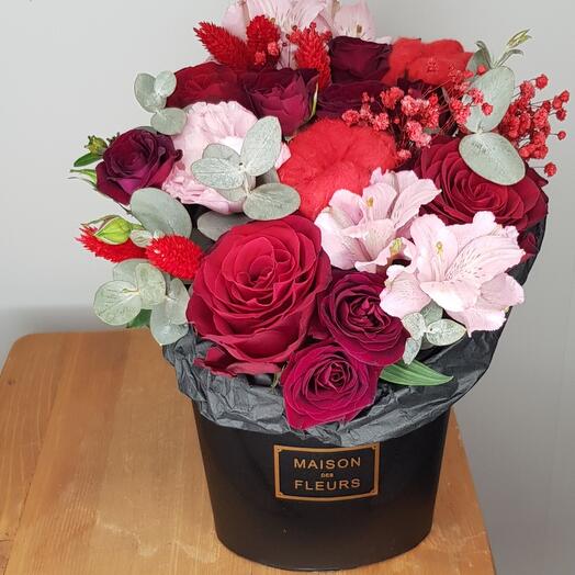 NEW!!! Marshmallow with a red rose in a black box. Flowers in a box "Cherry fresh"