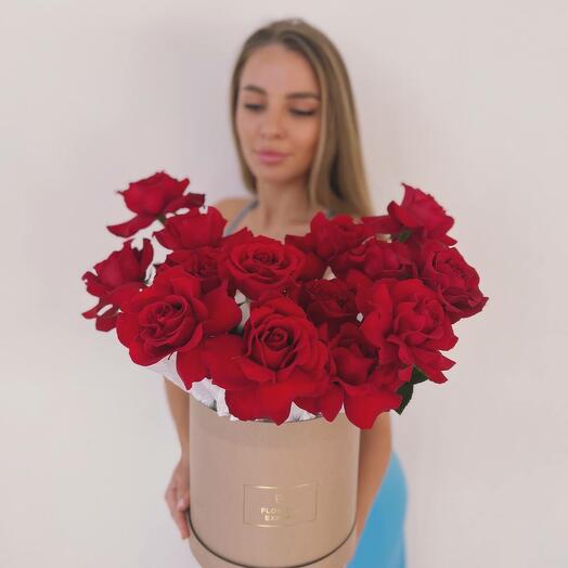 Коробка из 15 красных французских роз