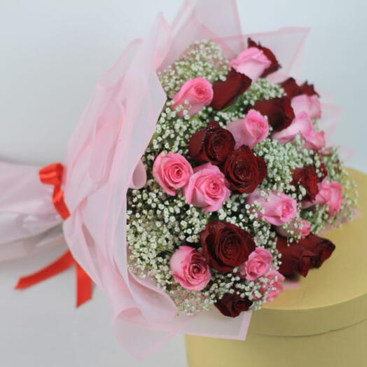 31 Romantic Red and pink Bouquet