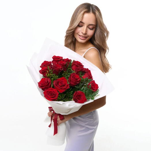 15 Red Roses