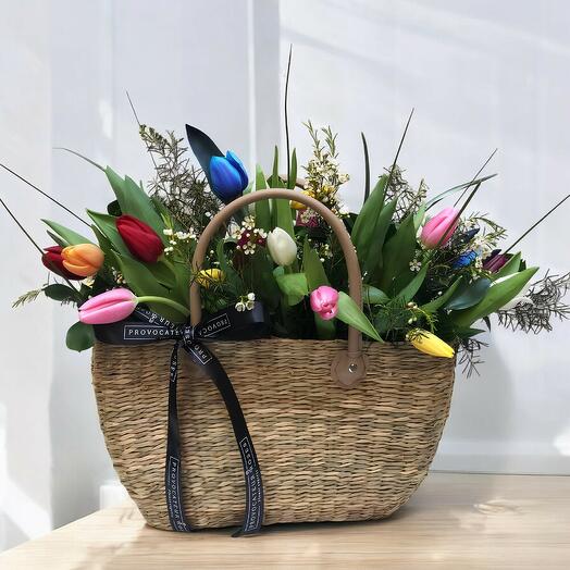 Premium tulip basket