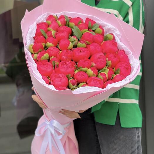 Букет из коралловых пионов, сочные пионы