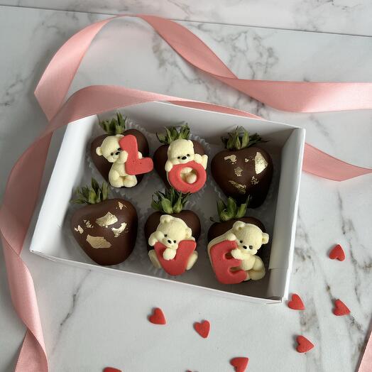 Набор клубники в шоколаде LOVE S (6 штук)