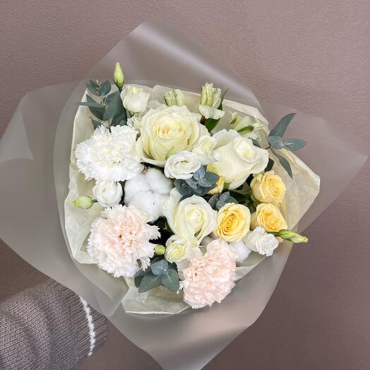 Bouquet with white rose and cotton