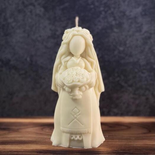 Свеча Берегиня Невеста оберег из пчелиного воска Белая