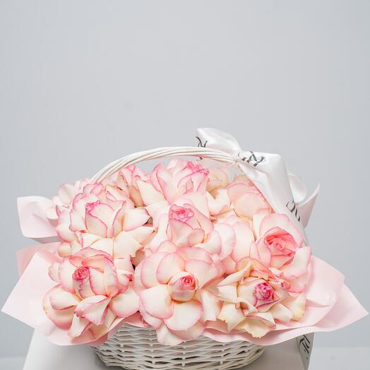 Корзина из раскрытых роз S