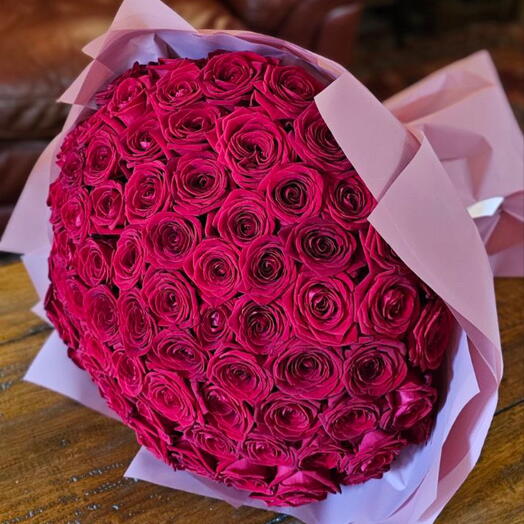 100 luxury red roses